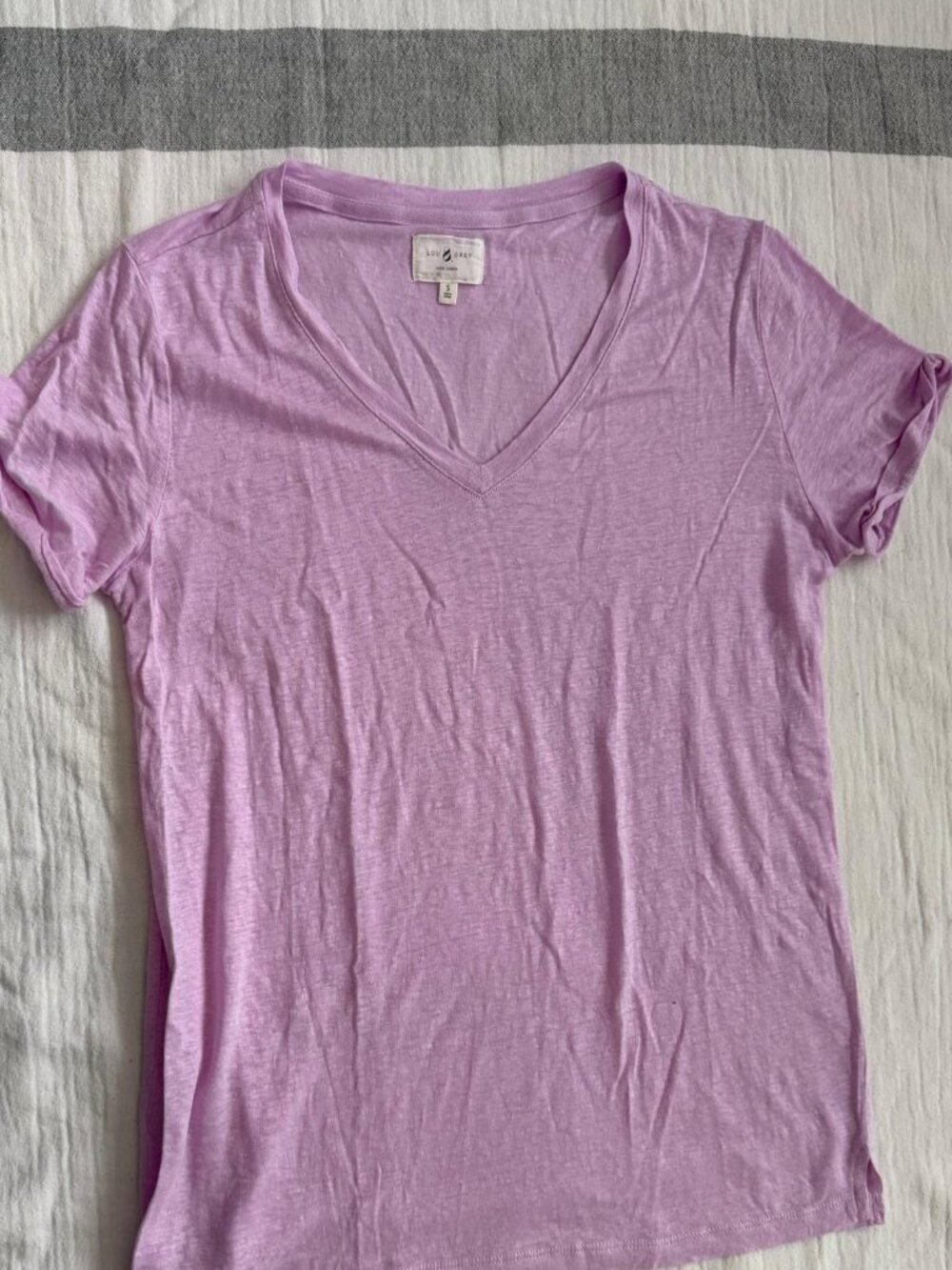 Like New - Lou and Grey linen V-neck short sleeve top.